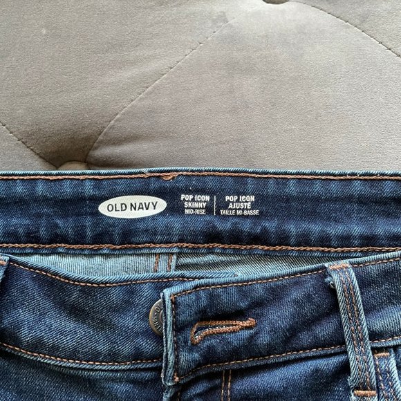 Mid-Rise Pop Icon Skinny Jeans - Size 10 Petite - Picture 3 of 10